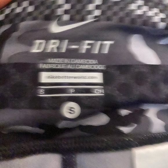 COPY - Nike women’s workout leggings - Picture 3 of 3